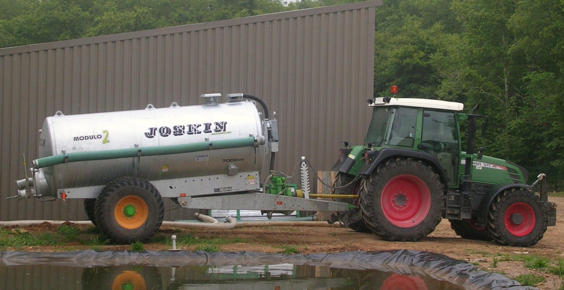 Tracteur tonne a eau